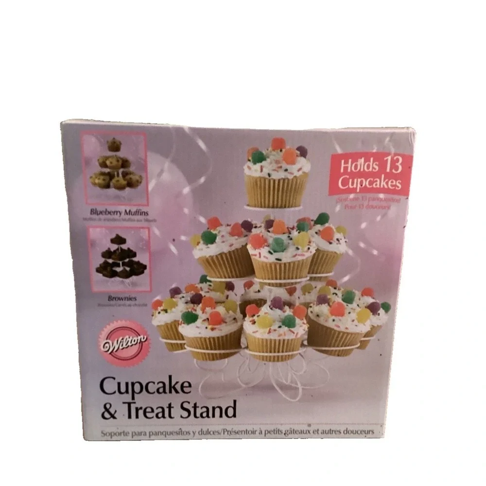 Cupcake and Treat Stand by Wilton - Holds 13 Cupcakes/Muffins. White. New in box